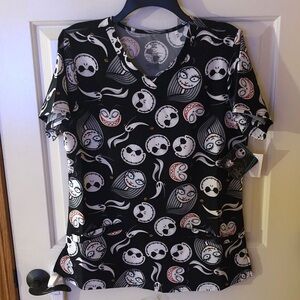Scrubs nightmare before Christmas Print scrubbs NWT Size M